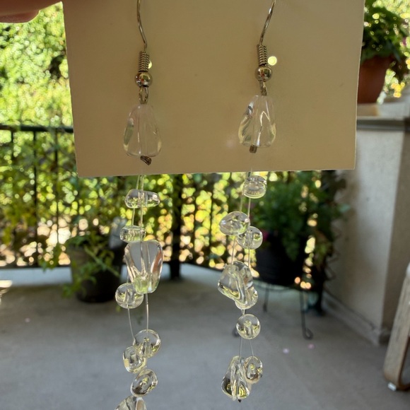 Elegant Silver and Clear Drop Earrings - Picture 1 of 4